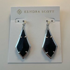 KENDRA SCOTT Olivia Drop Earrings NWT